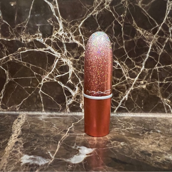 Mac Mini Amplified Lipstick in color Vegas Volt - Picture 5 of 6